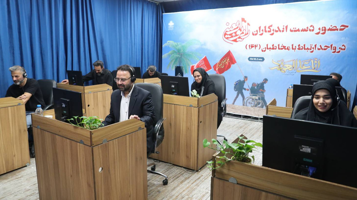 گفت‌وگوی صمیمانه رادیو اربعین با مخاطبان  شور و شوق زائران در واحد ۱۶۲ صداوسیما
