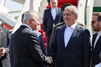 پزشکیان وارد ایروان پایتخت ارمنستان شد