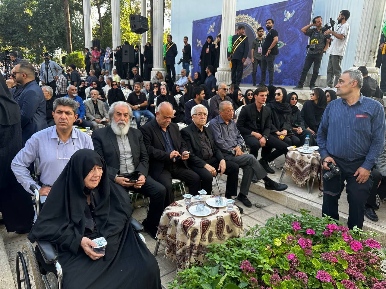 خداحافظی با استاد رنگ و قلم در هنرستان هنرهای زیبای اصفهان/ صالحی: فرشچیان حکیم هنرمند بود