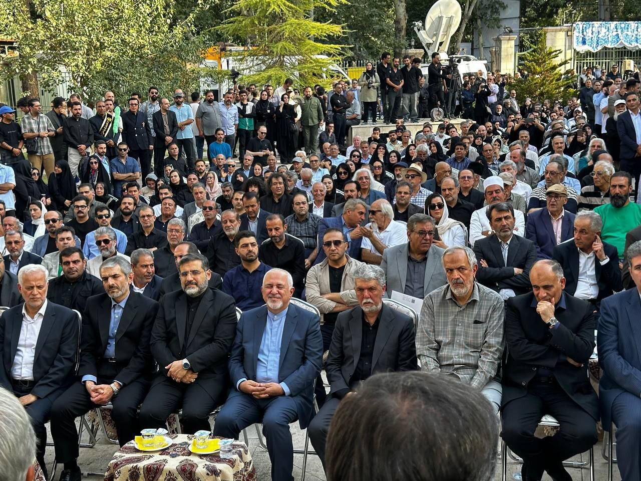 خداحافظی با استاد رنگ و قلم در هنرستان هنرهای زیبای اصفهان/ صالحی: فرشچیان حکیم هنرمند بود