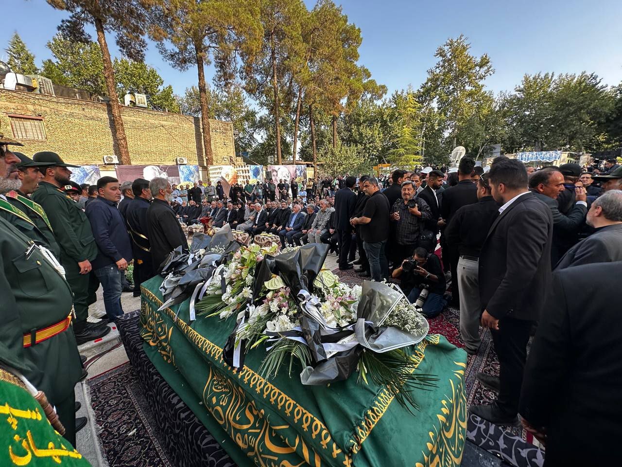 خداحافظی با استاد رنگ و قلم در هنرستان هنرهای زیبای اصفهان/ صالحی: فرشچیان حکیم هنرمند بود