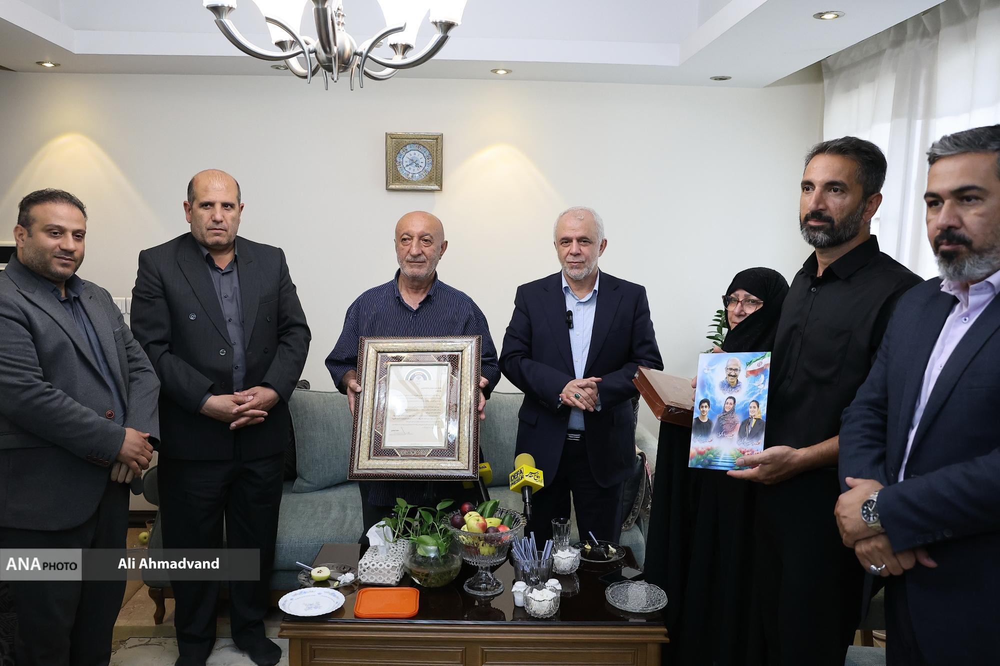 پیام مادر شهید به اسرائیل: ما قویتر از همیشه هستیم/ شهیدی که در موکبهای اربعین جاودانه شد پیام مادر شهید به اسرائیل: ما قویتر از همیشه هستیم/ شهیدی که در موکبهای اربعین جاودانه شد