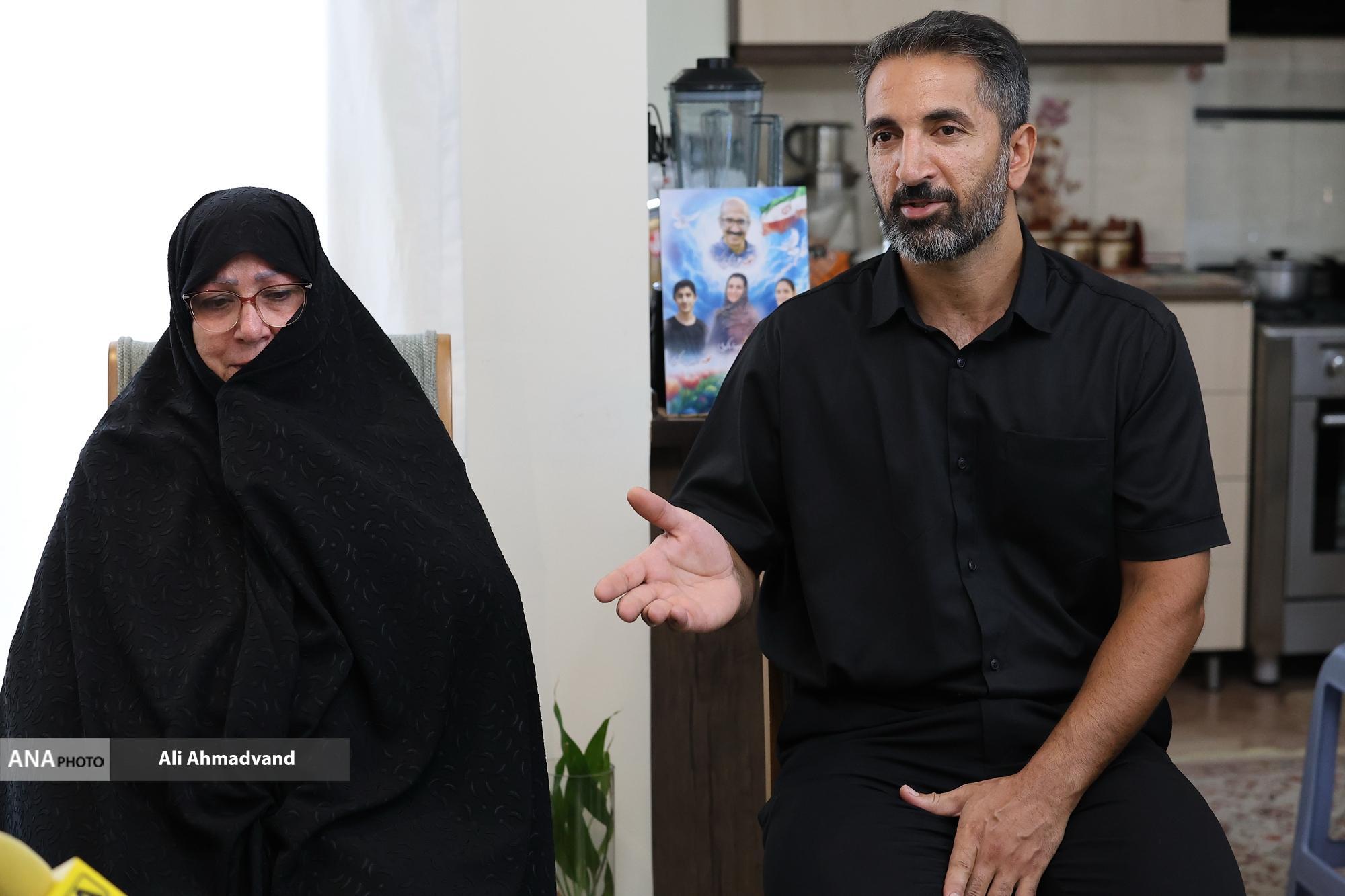 حاشیه نگاری خبرنگار آنا از دیدار با خانواده شهیدان باکویی/// حاشیه نگاری خبرنگار آنا از دیدار با خانواده شهیدان باکویی///