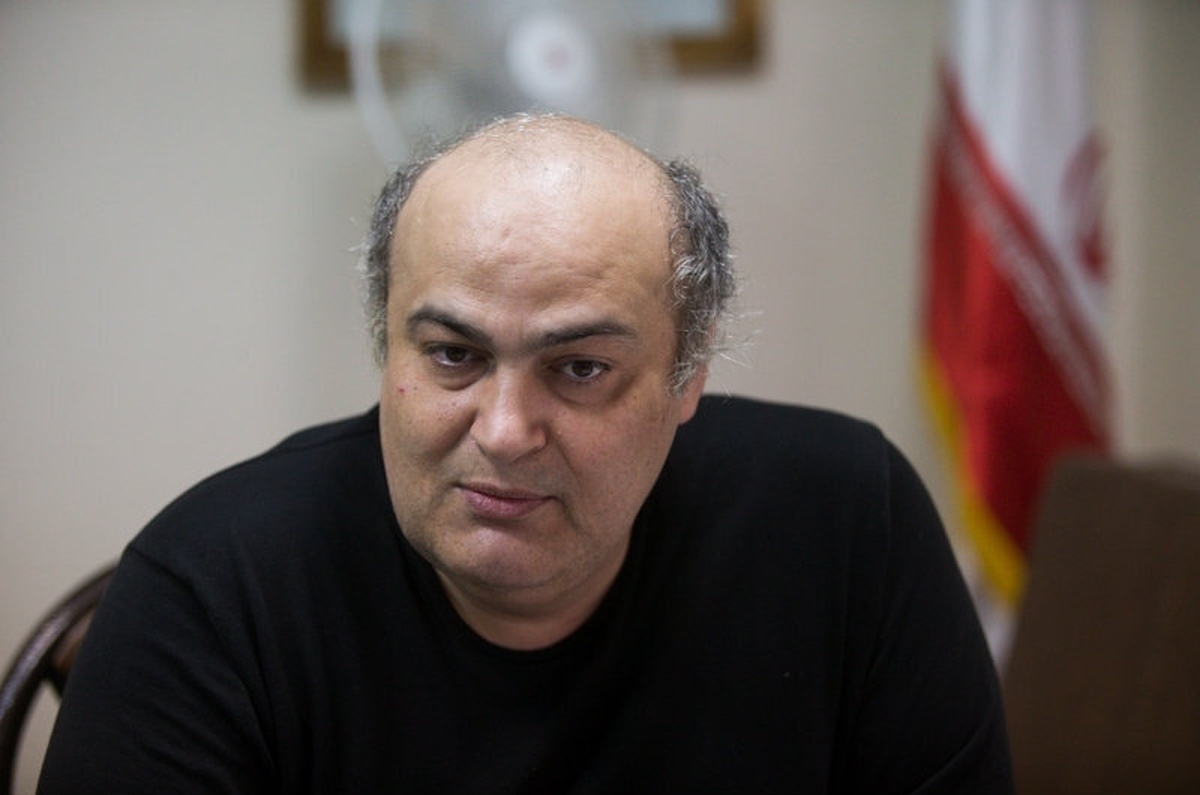 آقای پهلوی سیاست را رها کن، مقرری‌ بگیر و خوش بگذران