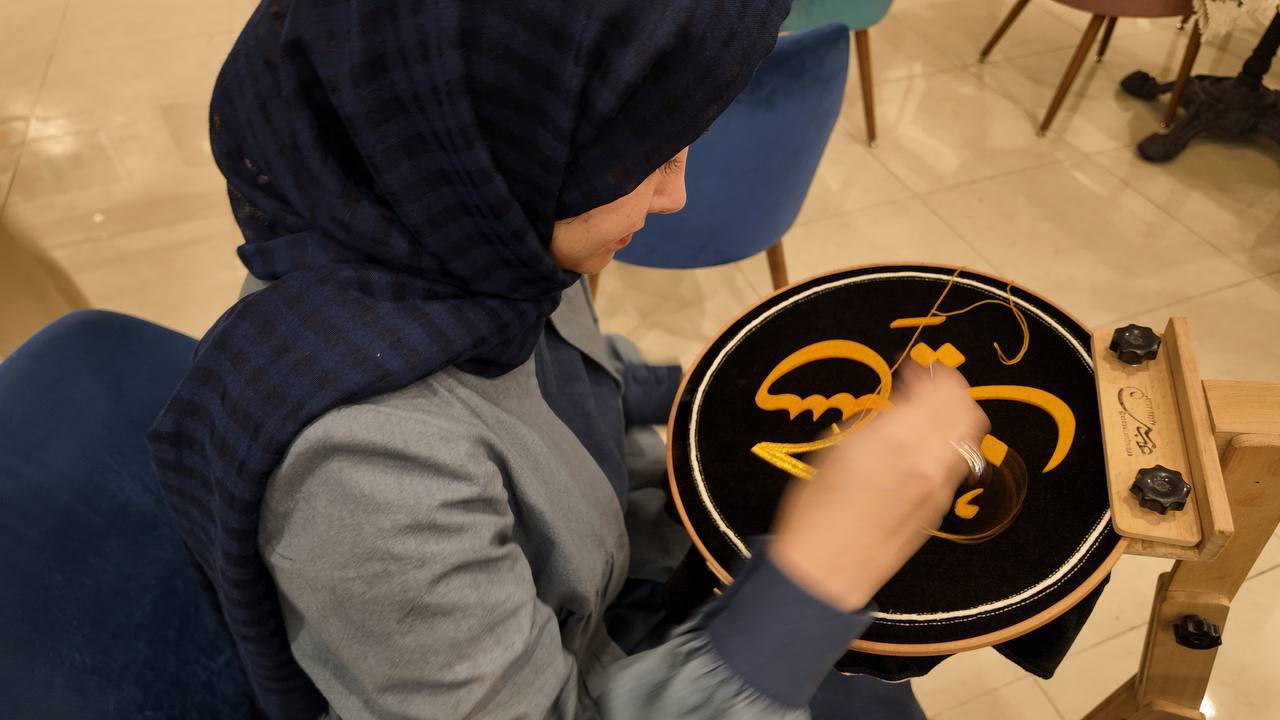 هنر در خدمت معنای عاشورایی؛ روایت سنت و معنا از قلمزنی تا سوزندوزی هنر در خدمت معنای عاشورایی؛ روایت سنت و معنا از قلمزنی تا سوزندوزی