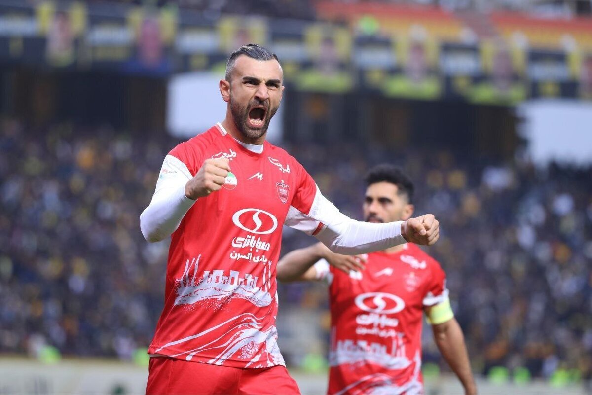 دورسون در آستانه جدایی از پرسپولیس مهاجم سرخها به بهانه درمان به استانبول رفت