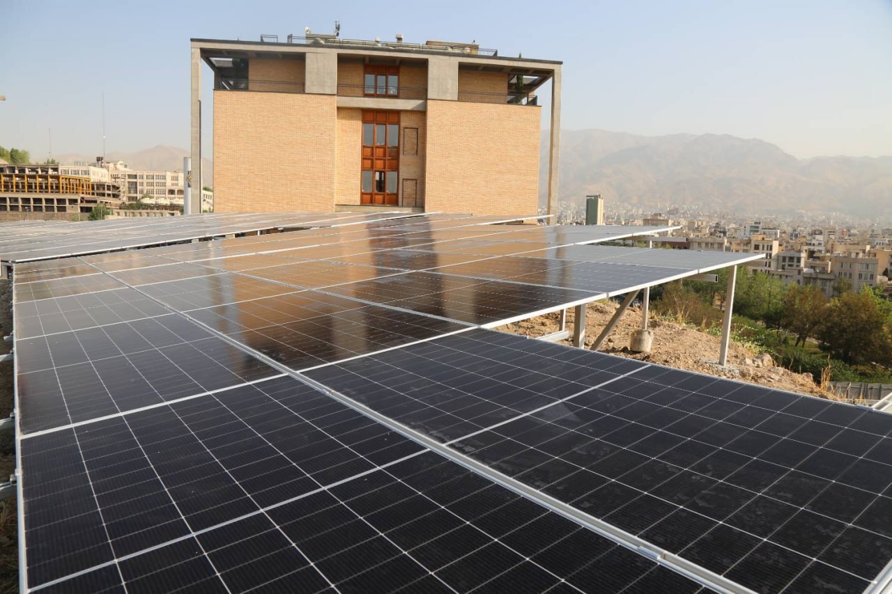 نیروگاه خورشیدی ۱.۵ مگاواتی اوقاف در هتل ارم افتتاح شد/خاموشی: وقف، بستر ورود به اقتصاد دانشبنیان و انرژیهای نو است نیروگاه خورشیدی ۱.۵ مگاواتی اوقاف در هتل ارم افتتاح شد/خاموشی: وقف، بستر ورود به اقتصاد دانشبنیان و انرژیهای نو است