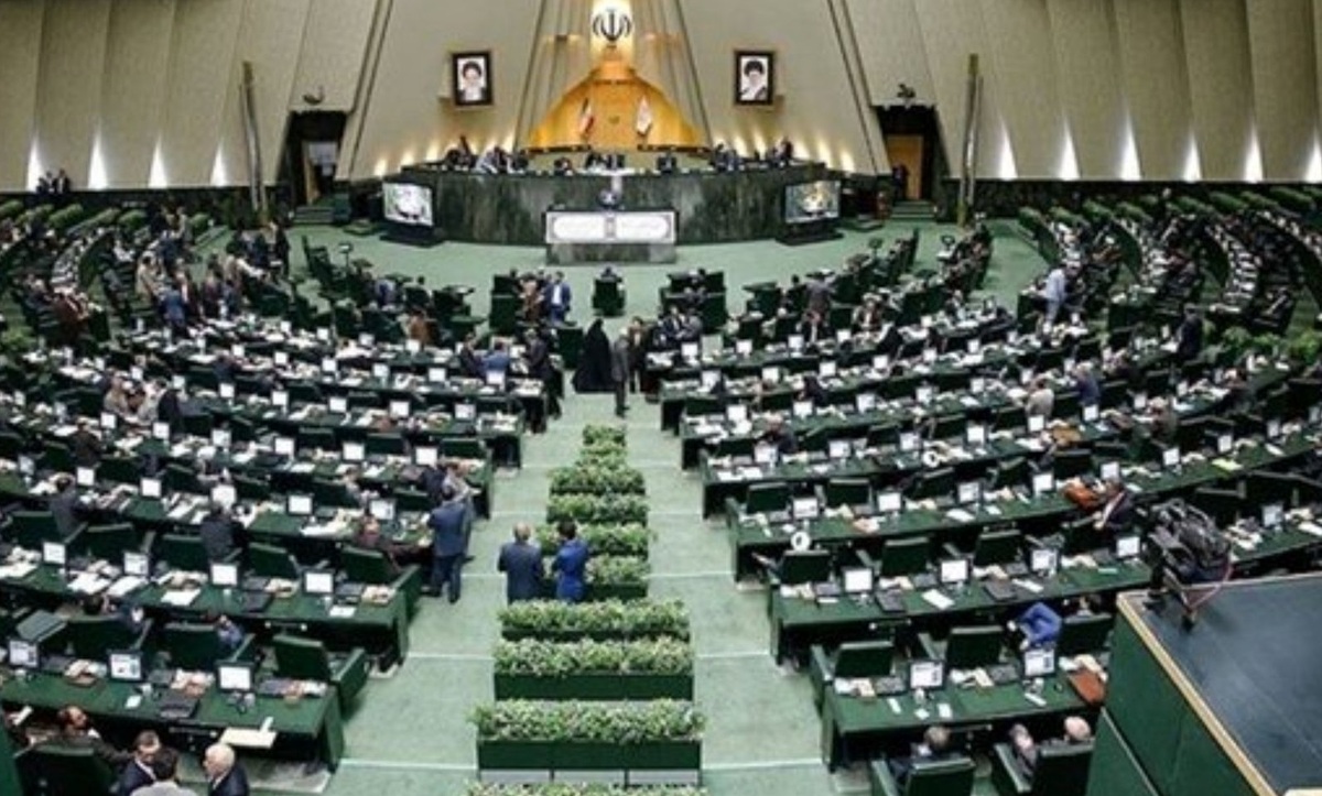 کارت زرد مجلس به وزیر ارشاد نمایندگان از پاسخهای صالحی قانع نشدند