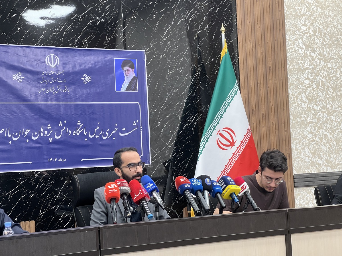 رشد ۱۱ هزار نفری شرکتکنندگان المپیاد علمی ایران با وجود چالشها، دو مدال طلای جهانی ریاضی کسب کرد