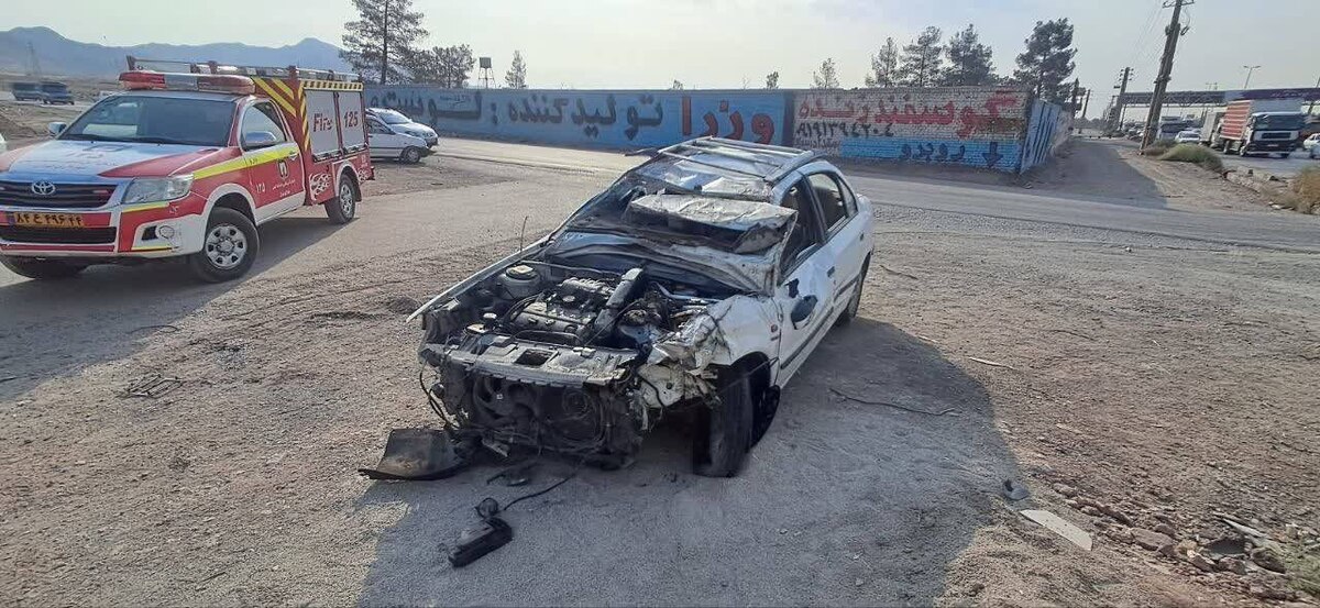 تصادف شدید خودروی سمند در جاده خاوران  ۲ مصدومیت شدید گزارش شد