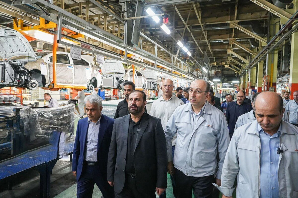 دادستان تهران از کارخانه سایپا بازدید کرد