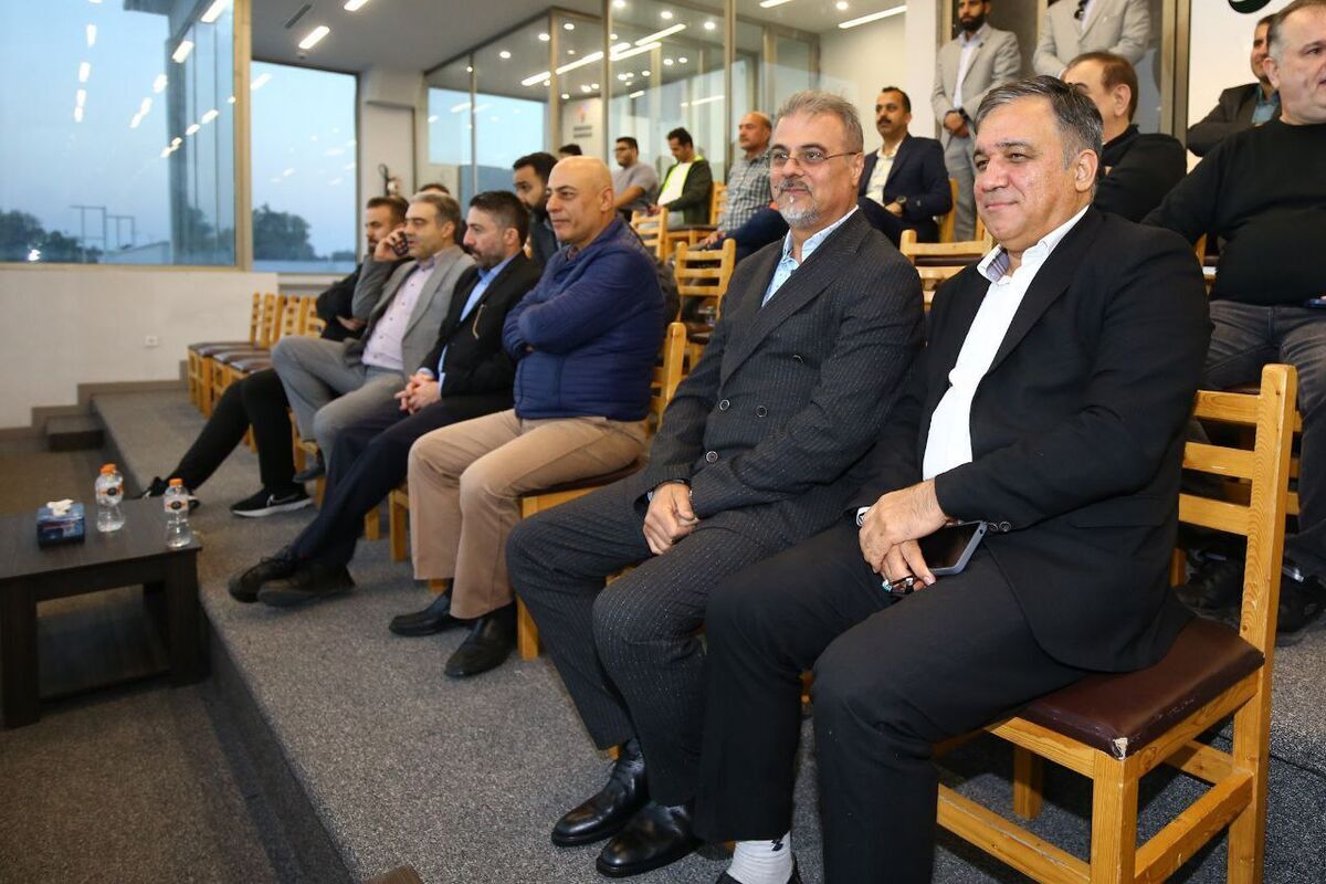 شاهرخ بیانی: استقلال قهرمان نشود تاجرنیا حاضر به پاسخگویی است؟ چرا باید آلکثیر ۳۶ ساله را جذب کنند؟