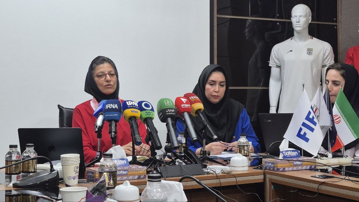 مظفر: به باشگاه استقلال گفتم که از میلیاردها هزینه، ۲۰ میلیارد سهم بانوان نیست؟ تیم ملی باید از لیگ تغذیه کند اما بازیکن سازی در لیگ نمی بینیم