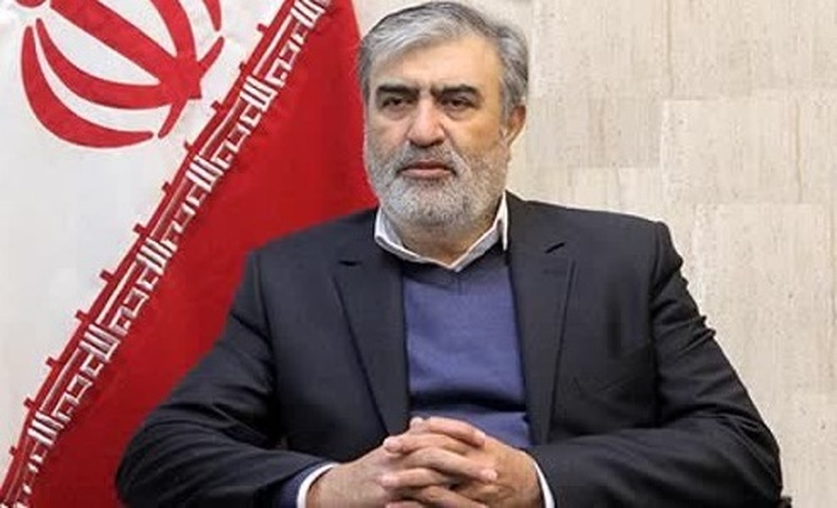 عزیزی: ایران مالکیت بر جزایر و آب‌های خلیج فارس را حفظ خواهد کرد