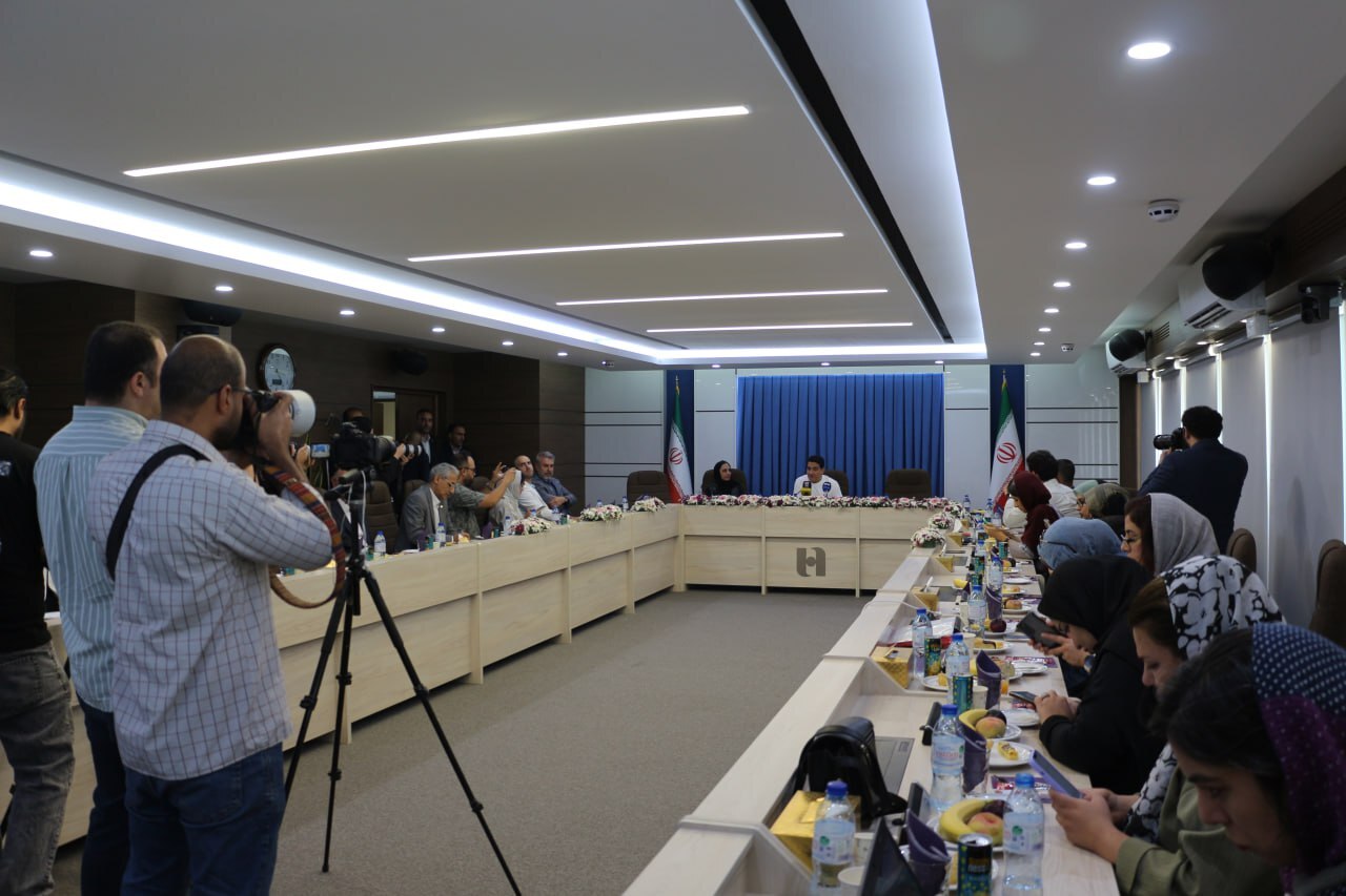 نخستین اجرای خیابانی «همایون شجریان» پس از سالها/ میدان آزادی میزبان شد نخستین اجرای خیابانی «همایون شجریان» پس از سالها/ میدان آزادی میزبان شد