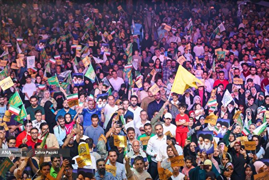 اجتماع بزرگ مردمی «عید بیعت» در میدان امام حسین (ع)