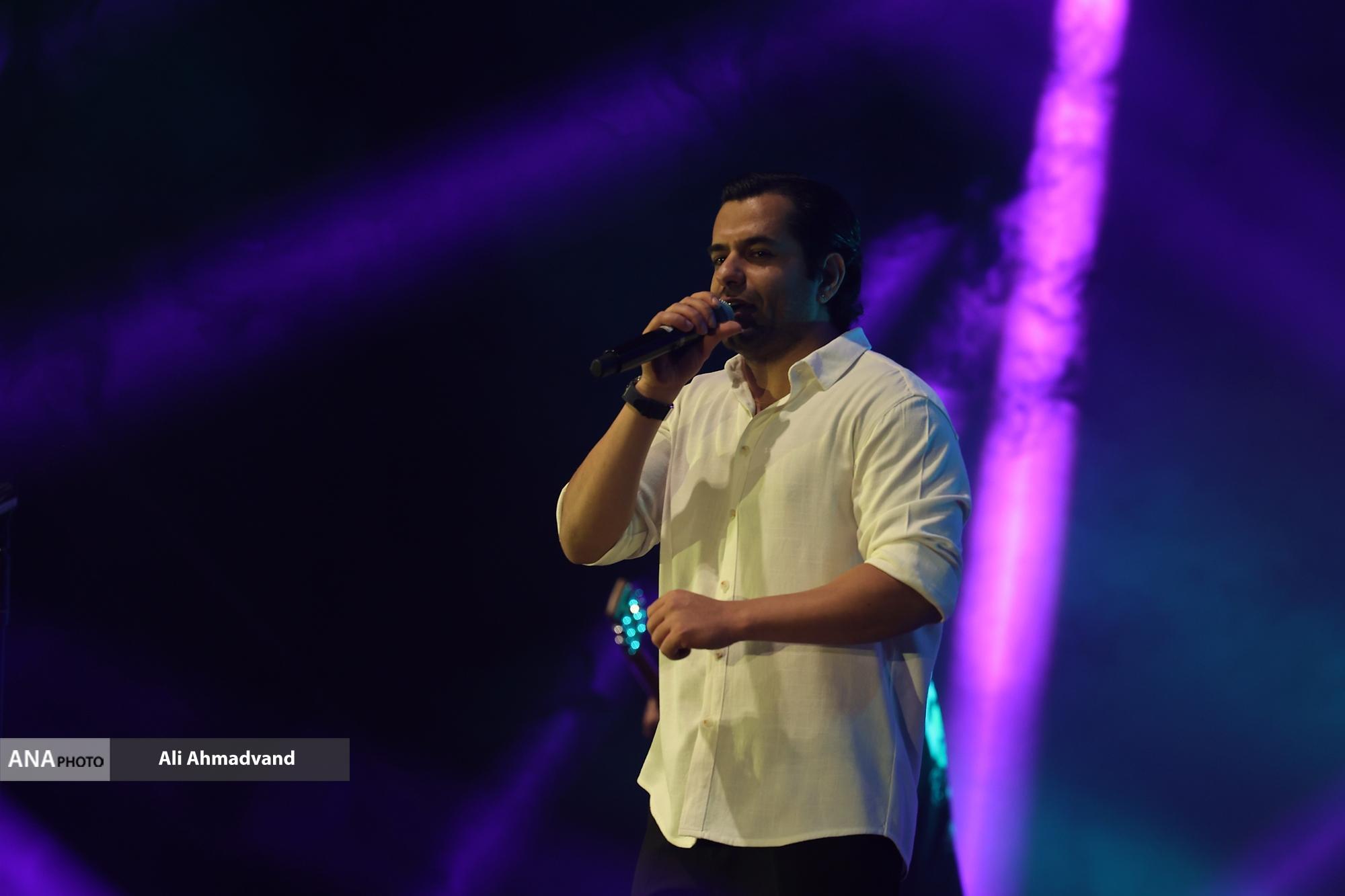 شب رضا بهرام در کاخ نیاوران؛ تجربهای پرشور اما پر از گلایه! شب رضا بهرام در کاخ نیاوران؛ تجربهای پرشور اما پر از گلایه!