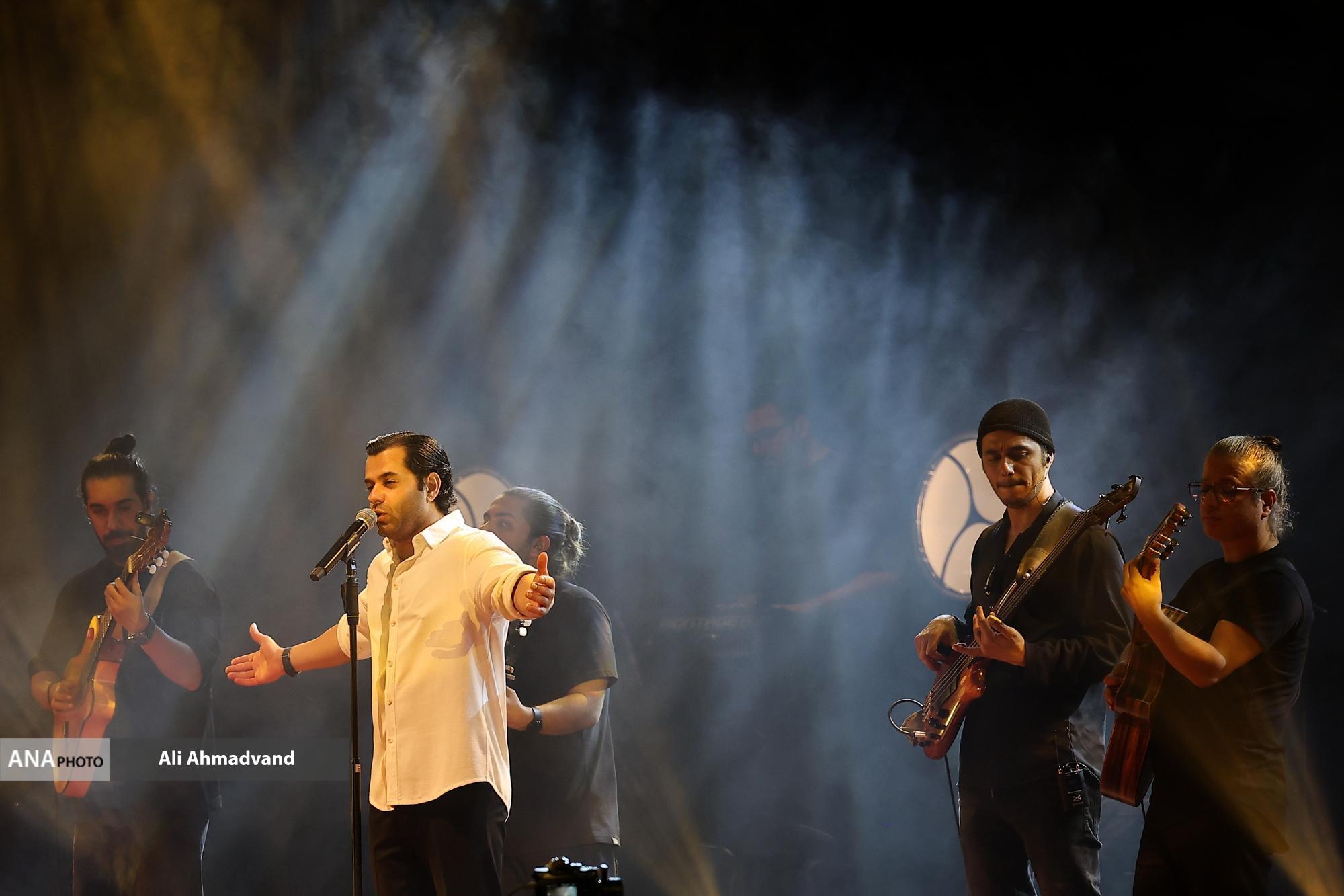 شب رضا بهرام در کاخ نیاوران؛ تجربهای پرشور اما پر از گلایه! شب رضا بهرام در کاخ نیاوران؛ تجربهای پرشور اما پر از گلایه!