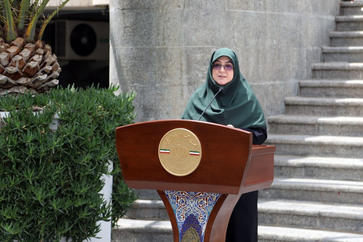 مهاجرانی: ساعات کاری ادارات تا پایان شهریور بدون تغییر است