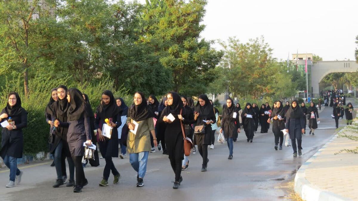 دانشگاه مسئول یا دانشآموخته بیتفاوت؟
