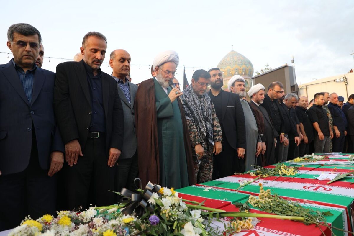 اقامه باشکوه نماز جماعت در جوار شهدا تجلی ایمان و وحدت در گلزار مطهر شهدای بهشت زهرا(س)