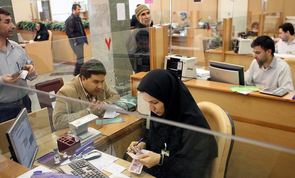 وام ۴۰۰ میلیونی، بمب ساعتی تورم یا ناجی معیشت مردم بانک مرکزی در دوراهی سرنوشت ساز