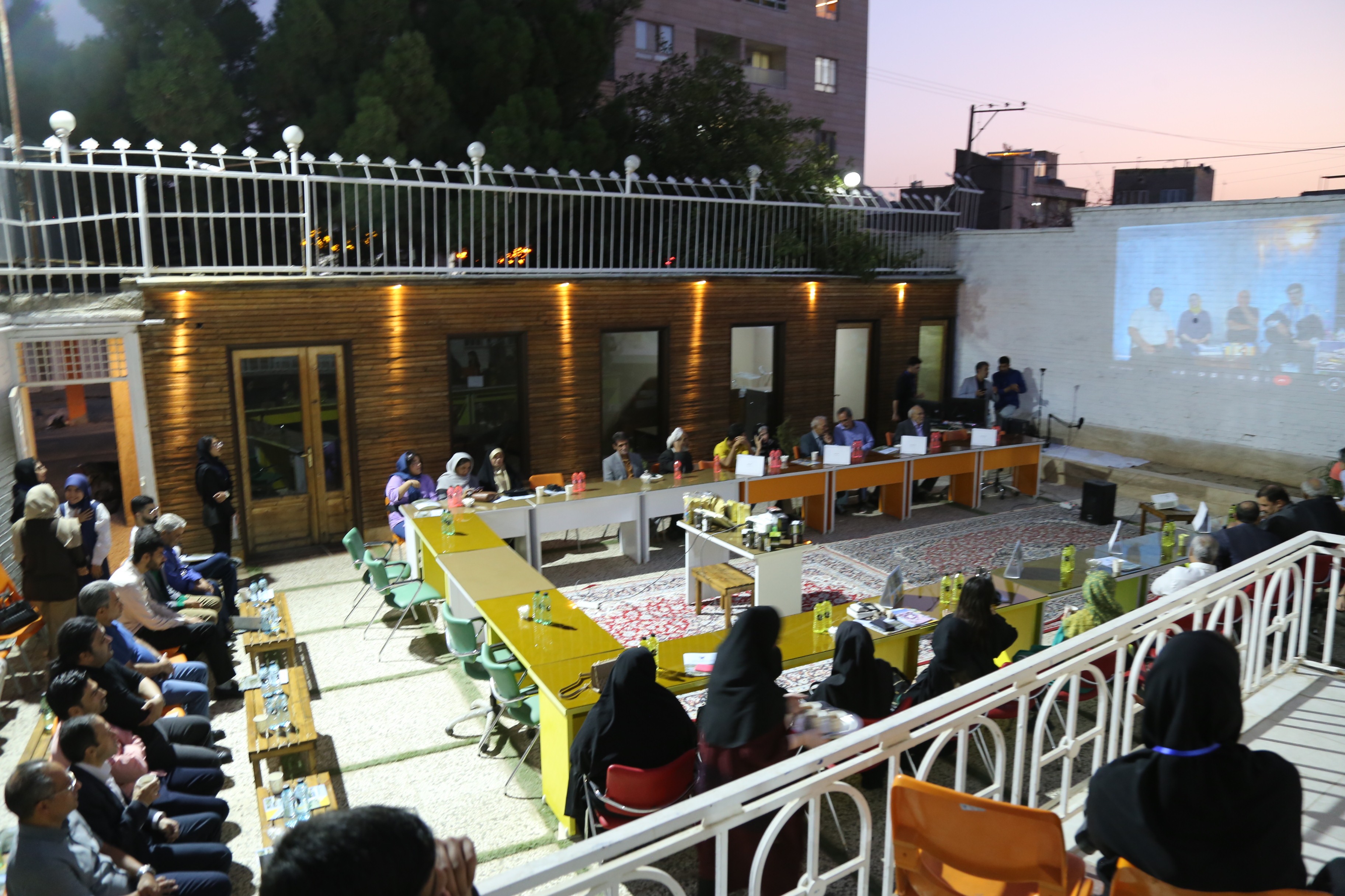 از تربتحیدریه تا تاجیکستان؛ «گنج سخن» و تقویت پیوندهای ادبی فارسیزبانان از تربتحیدریه تا تاجیکستان؛ «گنج سخن» و تقویت پیوندهای ادبی فارسیزبانان