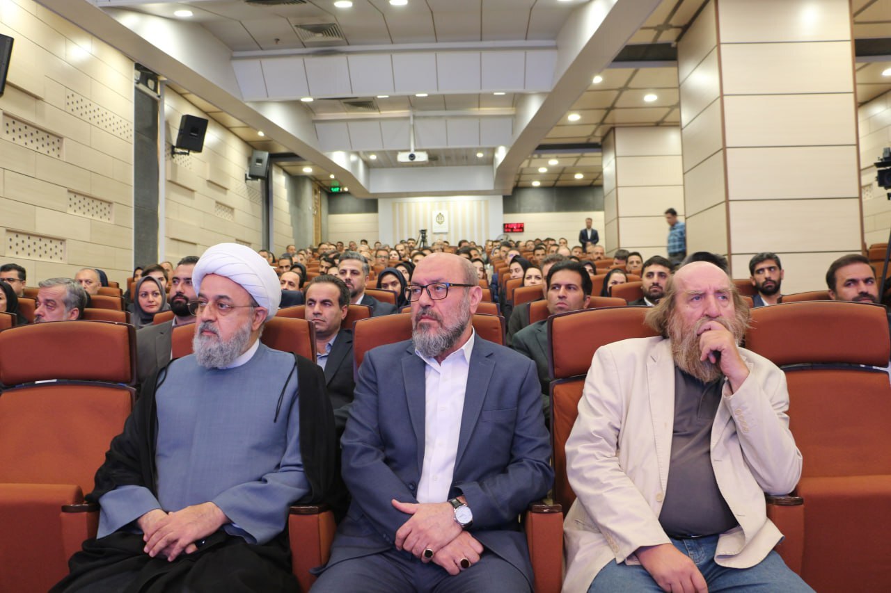 رونمایی از ۶۳ سکه منقش به نام پیامبر اکرم (ص)، از هخامنشیان تا قاجار رونمایی از ۶۳ سکه منقش به نام پیامبر اکرم (ص)، از هخامنشیان تا قاجار