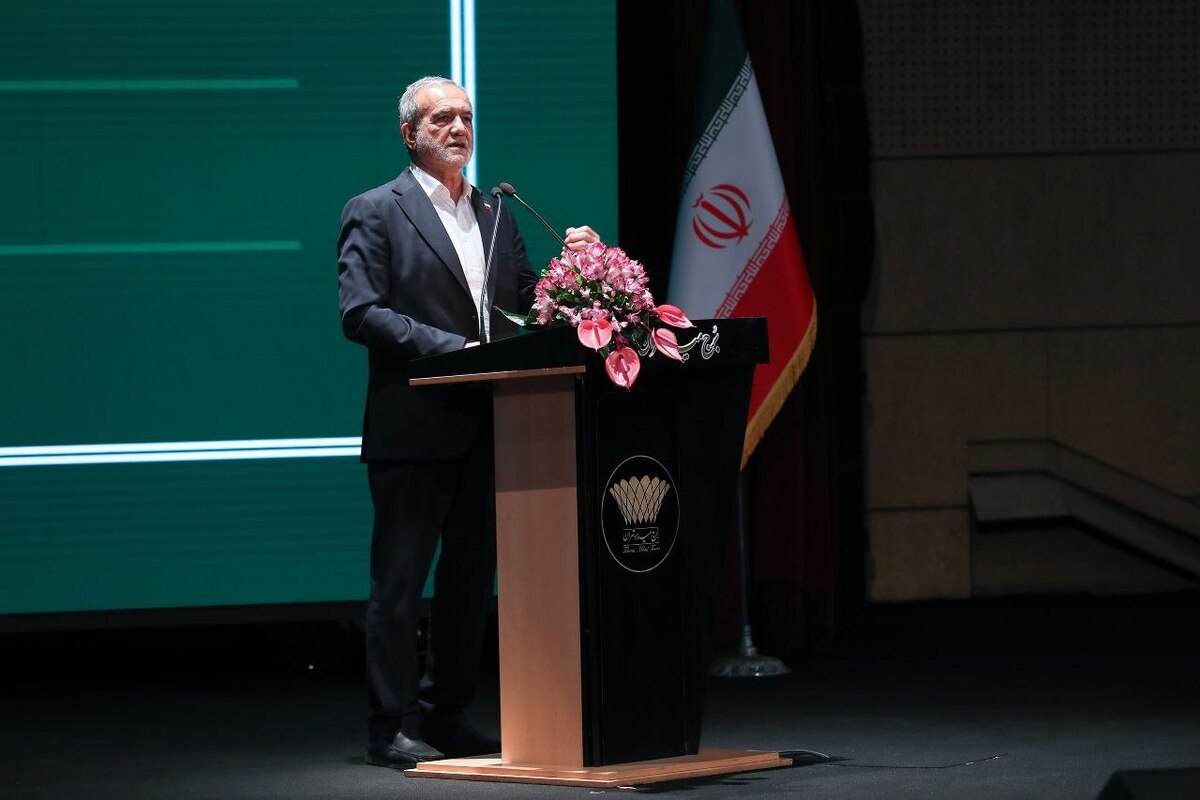 پزشکیان: فرزندان ما از هر معدنی باارزشترند/ لزوم حمایت همهجانبه دولت از معلمان