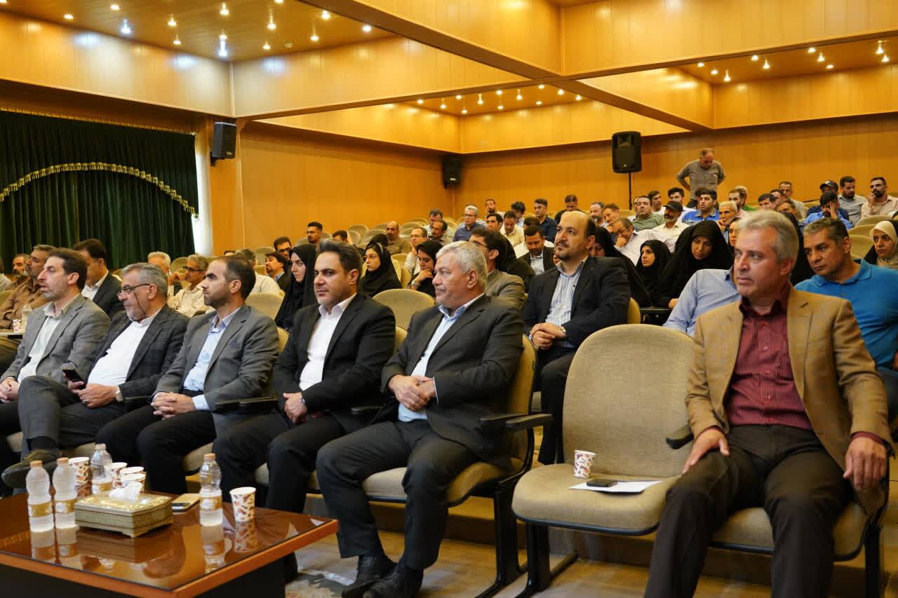 قرآن و پیامبر اکرم(ص) دو بال هدایت بشر؛ وحدت امت اسلامی راهبرد اصلی است
