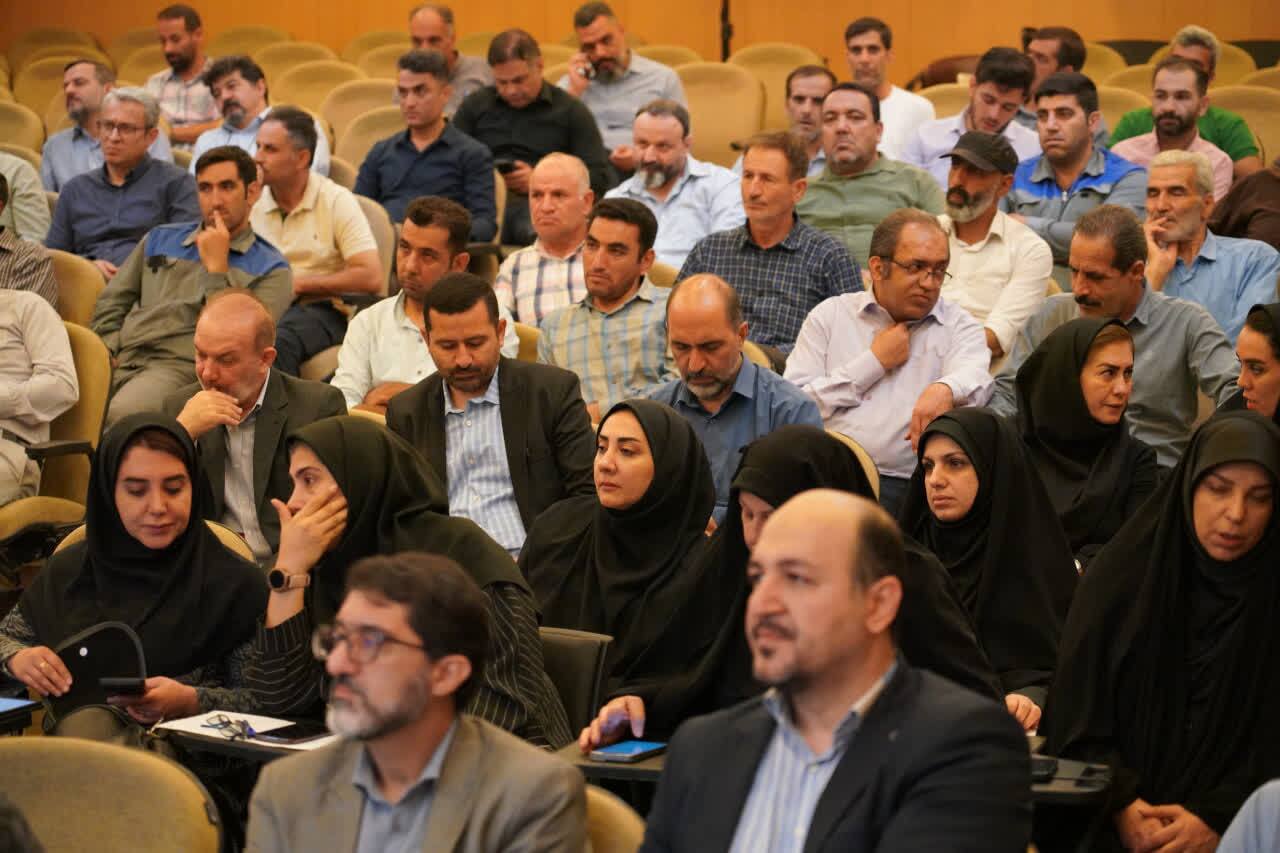 ۳۲ میلیارد تومان وام بانکی؛ حمایت رفاهی دانشگاه آزاد کرج از کارکنان ۳۲ میلیارد تومان وام بانکی؛ حمایت رفاهی دانشگاه آزاد کرج از کارکنان