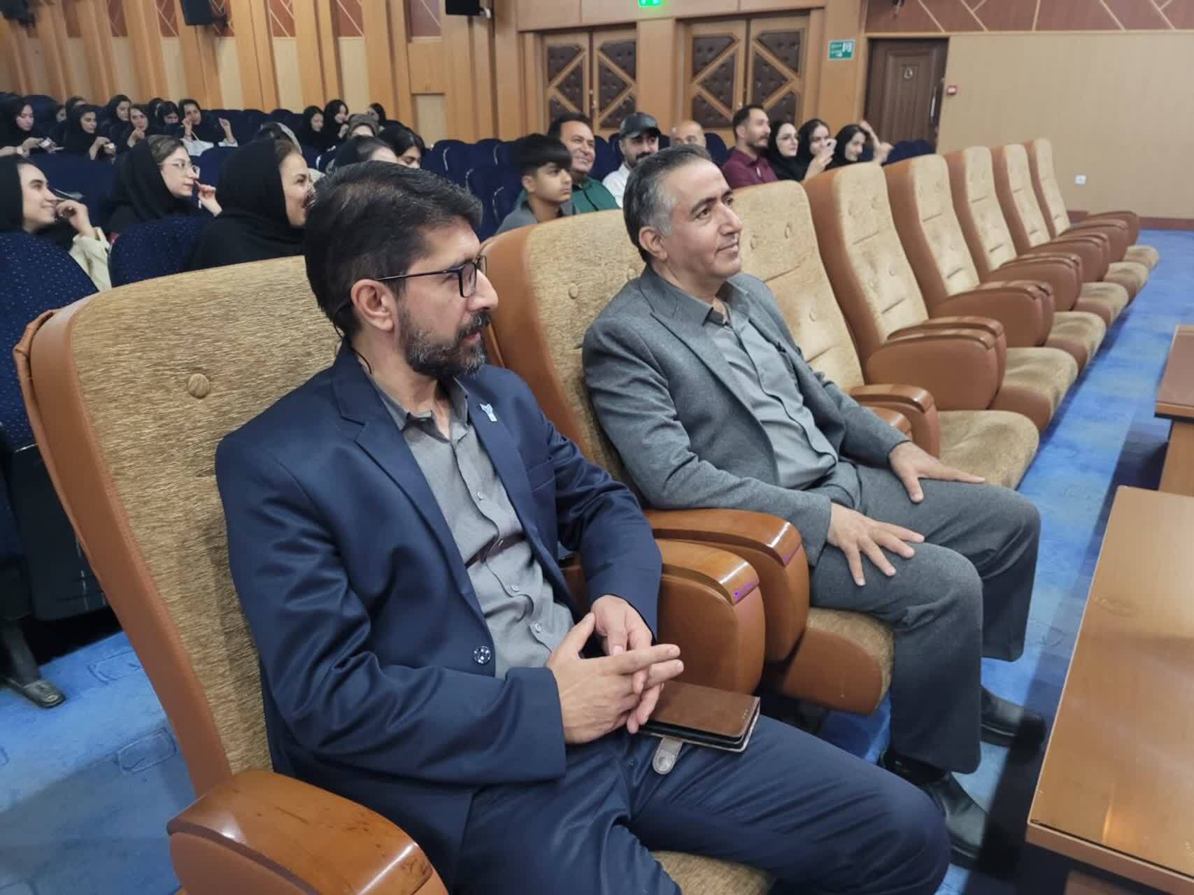 سرمایه آینده جامعه در دستان فارغالتحصیلان پرامید سرمایه آینده جامعه در دستان فارغالتحصیلان پرامید