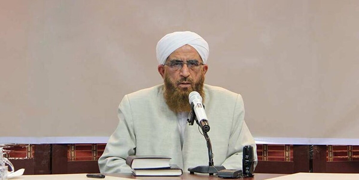 اگر وحدت نباشد، امت اسلامی هویت خود را از دست میدهد ضرورت وحدت اسلامی در عصر دشمنیهای نوین