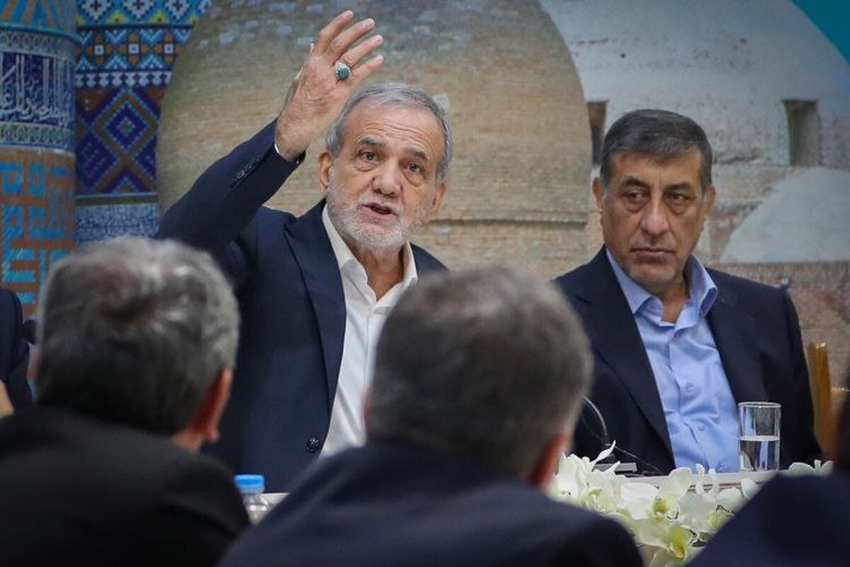 رئیس جمهور: استان‌ها با اتکا به مردم و نخبگان می‌توانند مشکلات اقتصادی را خودشان حل کنند