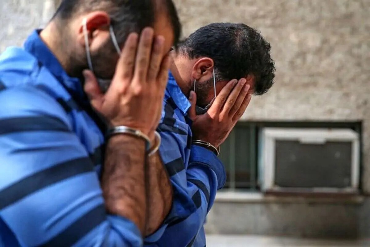 اخاذی تحت عنوان مامور ارگان نظامی
