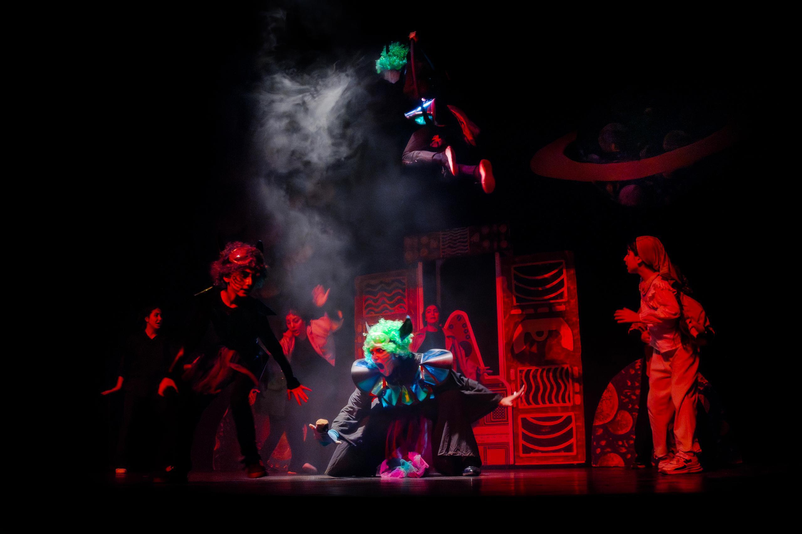 پدرم راهنما بود اما مسیر بازیگری را خودم ساختم/وقتی تئاتر، تخیل و احساسات با هم همآوا میشوند پدرم راهنما بود اما مسیر بازیگری را خودم ساختم/وقتی تئاتر، تخیل و احساسات با هم همآوا میشوند