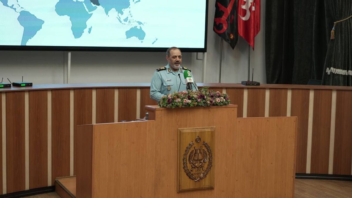 وزیر دفاع: نظام تکقطبی توطئهای علیه بشریت است