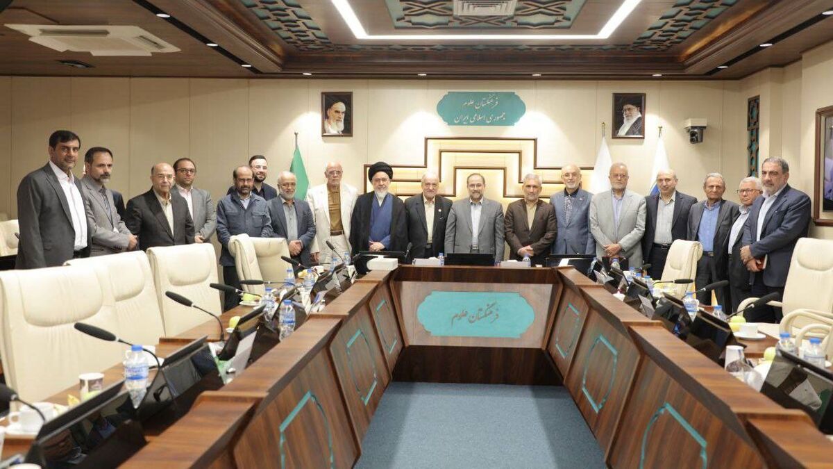 اسماعیلی: با همت نخبگان آینده‌ای درخشان رقم خواهد خورد