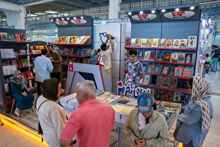 خانواده‌ها اسطوره‌ها و قهرمانان تاریخی را در محصولات دانش‌آموزی مطالبه می‌کنند