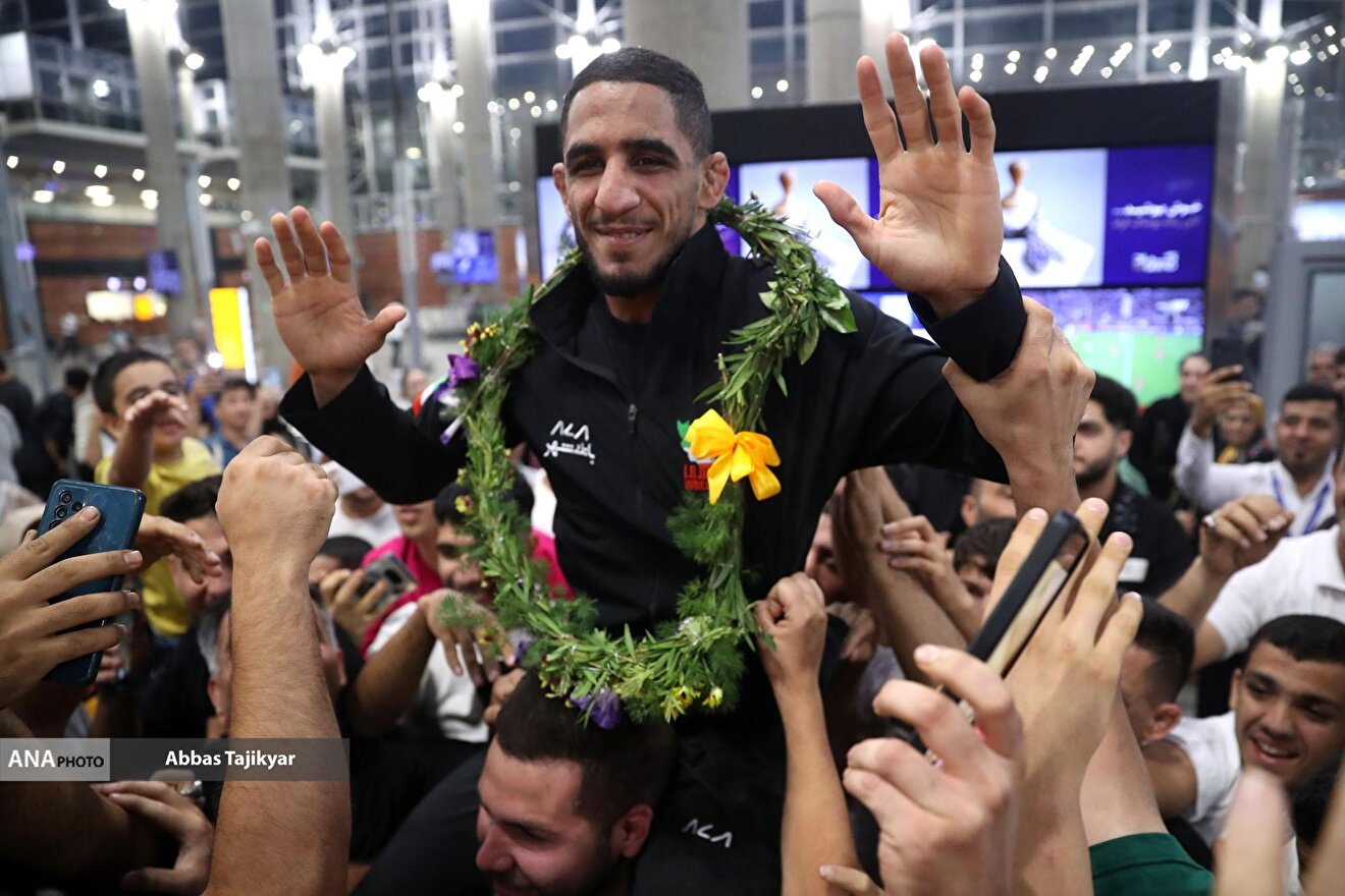 استقبال از قهرمانان تیم ملی کشتی آزاد ایران