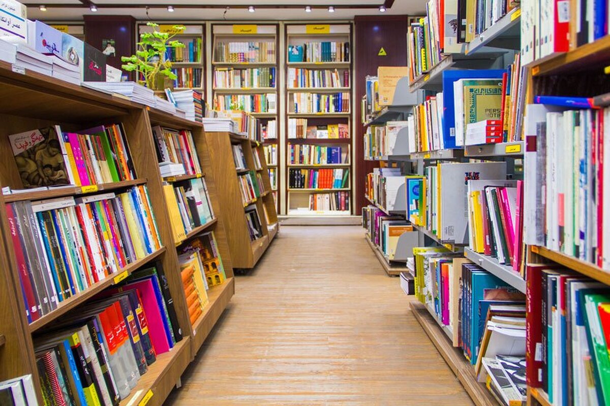کاهش صفحات، افزایش ۳۵ درصدی قیمت کتابها؛ استراتژی ناشران در برابر هزینهها