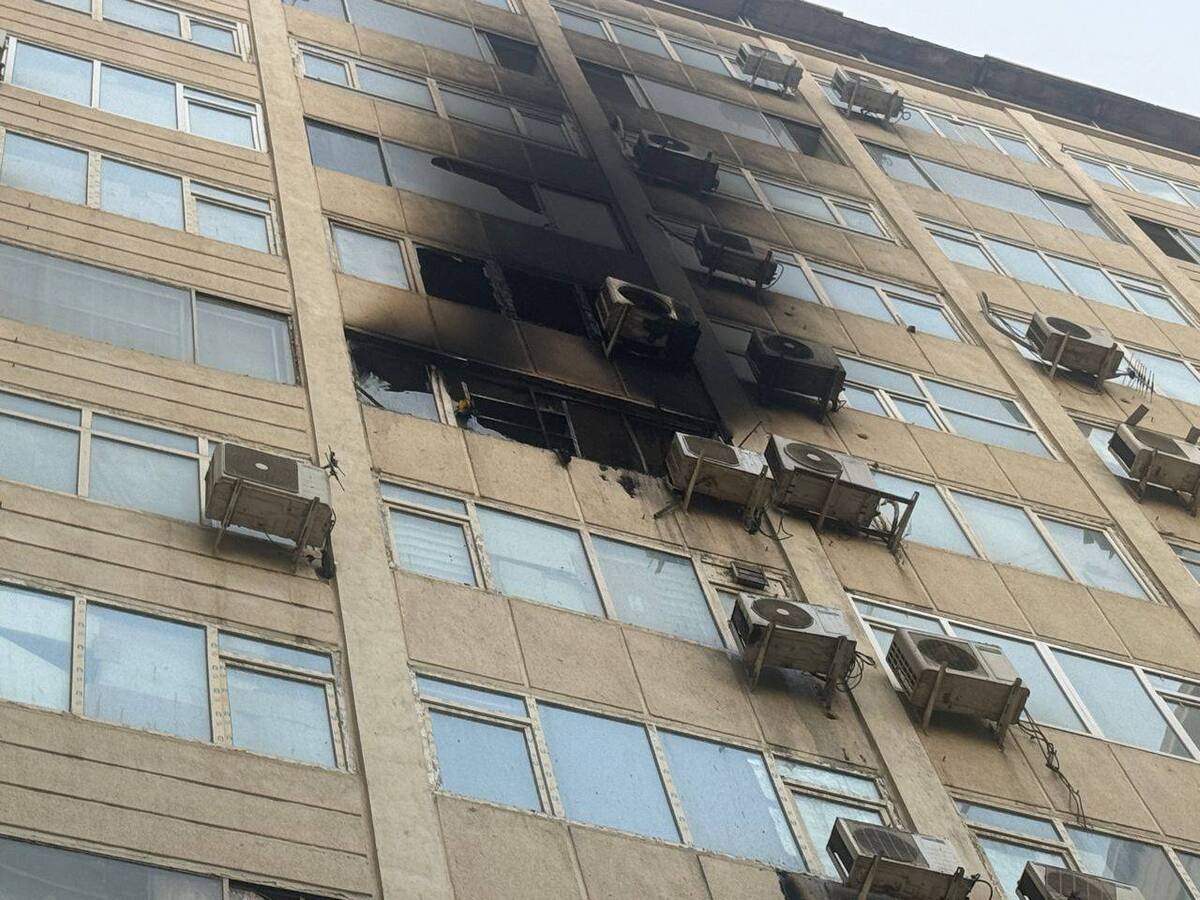 آتش&zwnj;سوزی در ساختمان ۱۲ طبقه تجاری خیابان جمهوری مهار شد +فیلم