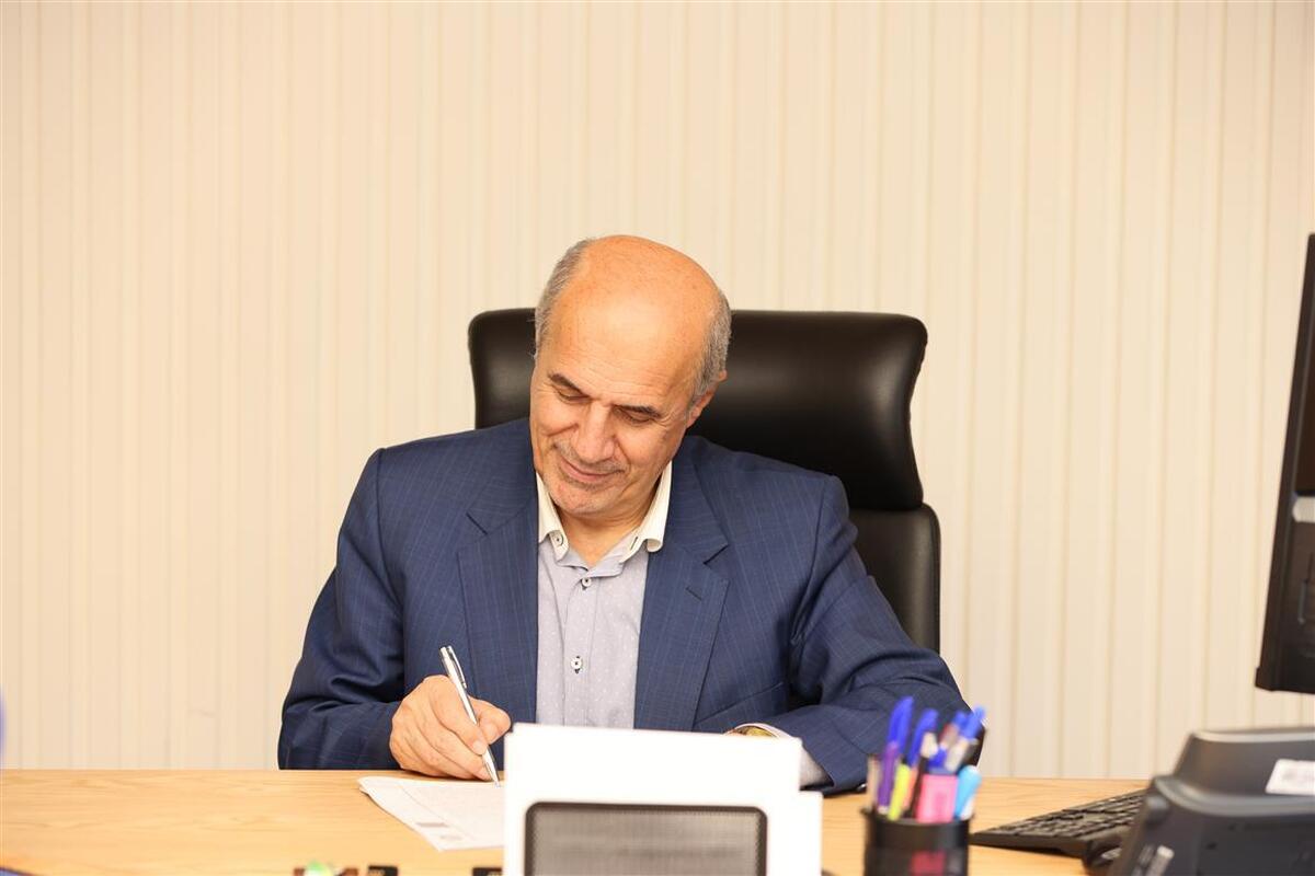 معاون وزیر علوم: روز کارمند پاسداشت تعهد، صداقت و مسئولیت‌پذیری در خدمت به ملت است