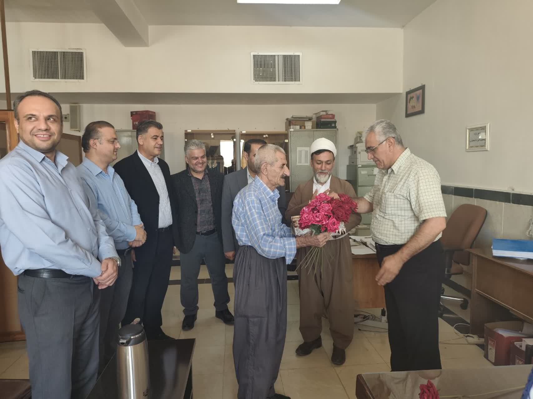 رئیس دانشگاه آزاد بوکان خطاب به کارمندان: ستونهای اصلی دانشگاه هستید رئیس دانشگاه آزاد بوکان خطاب به کارمندان: ستونهای اصلی دانشگاه هستید