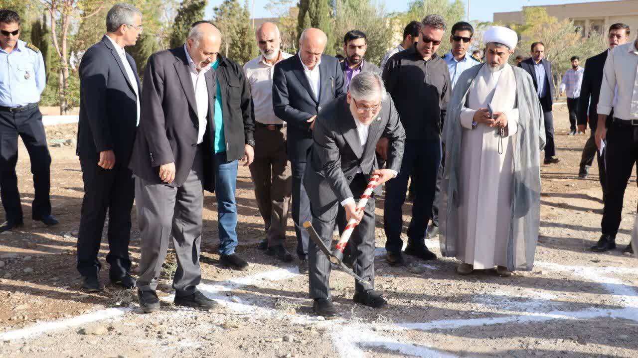 افتتاح ۳ طرح عمرانی با حضور وزیر علوم در دانشگاه کاشان افتتاح ۳ طرح عمرانی با حضور وزیر علوم در دانشگاه کاشان
