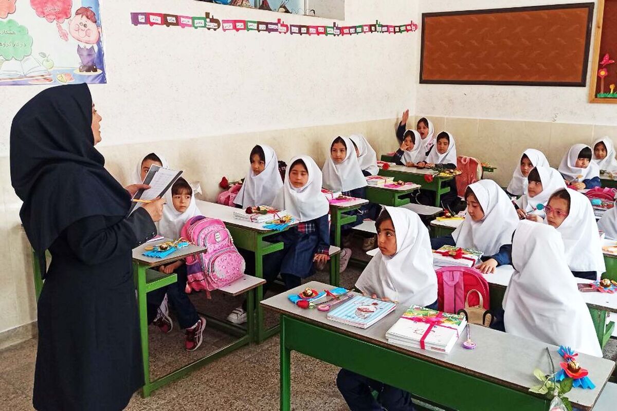 دانشآموزان پشت در، معلمان در صف چقدر آزمون استخدامی کمبود معلم را جبران کرده است؟