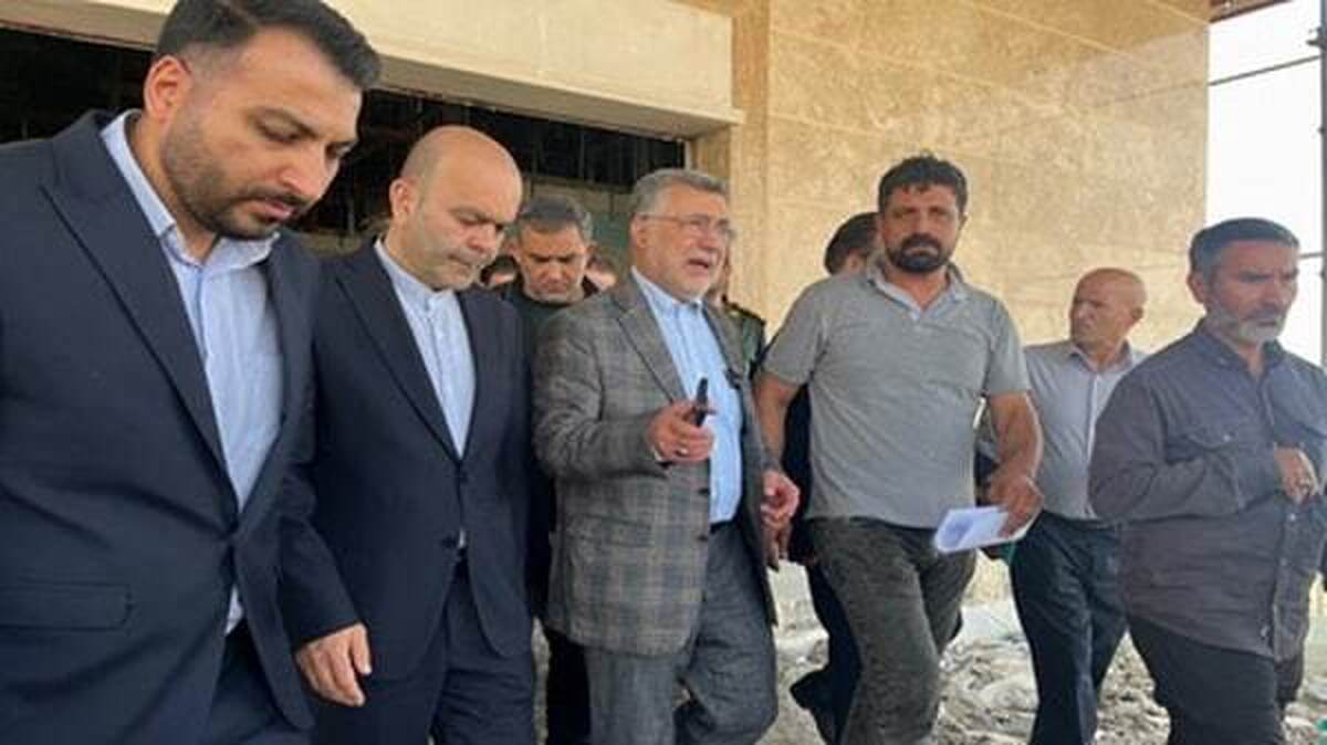 وزیر بهداشت وارد یزد شد افتتاح و بازدید از پروژههای بهداشتی ـ درمانی در سفر ۲ روزه