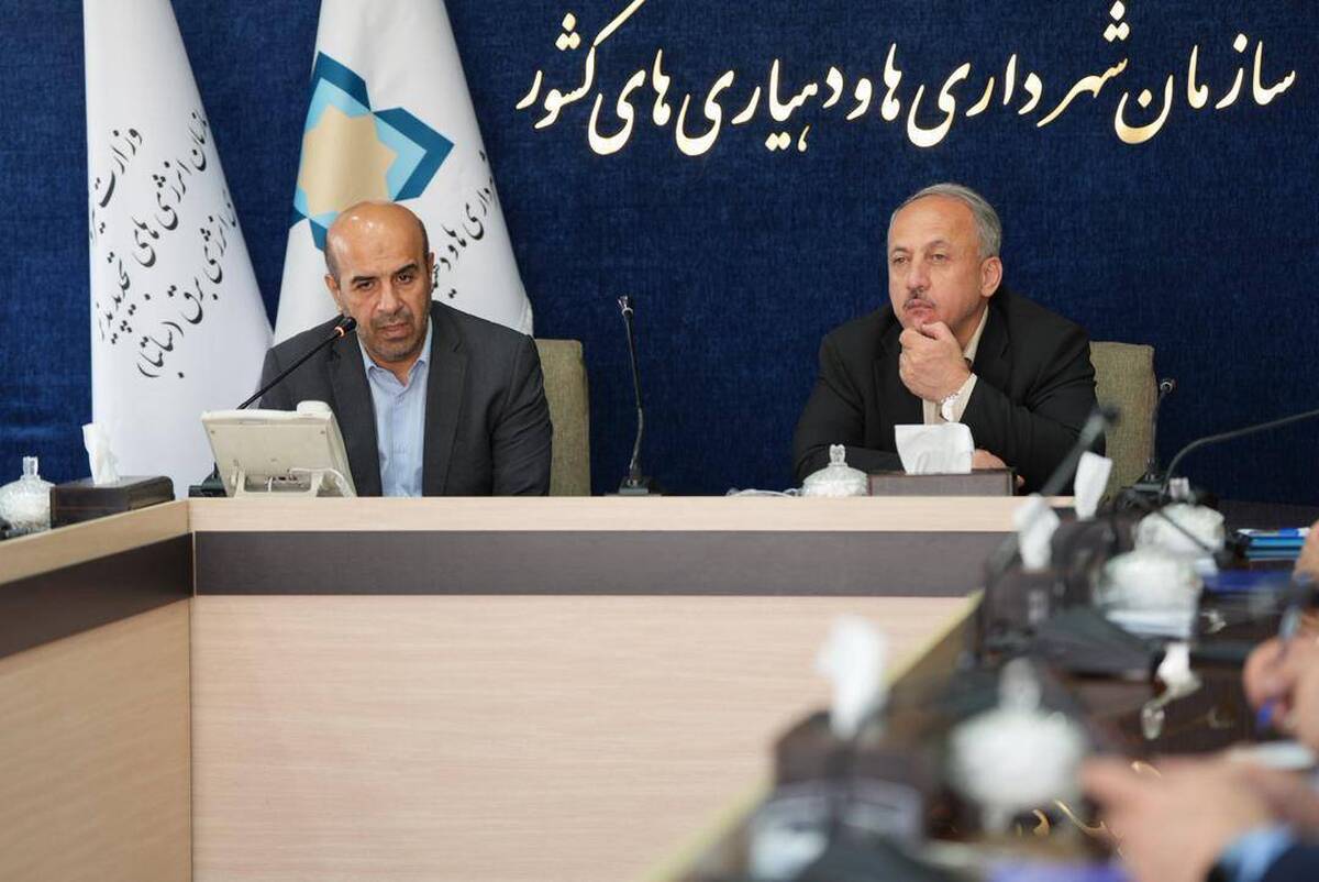 نیروگاه خورشیدی در هر روستا؛ عزم جدی وزارت کشور و ساتبا راهبرد ایران در مدیریت مصرف، توسعه تجدیدپذیرها و ذخیرهسازی انرژی