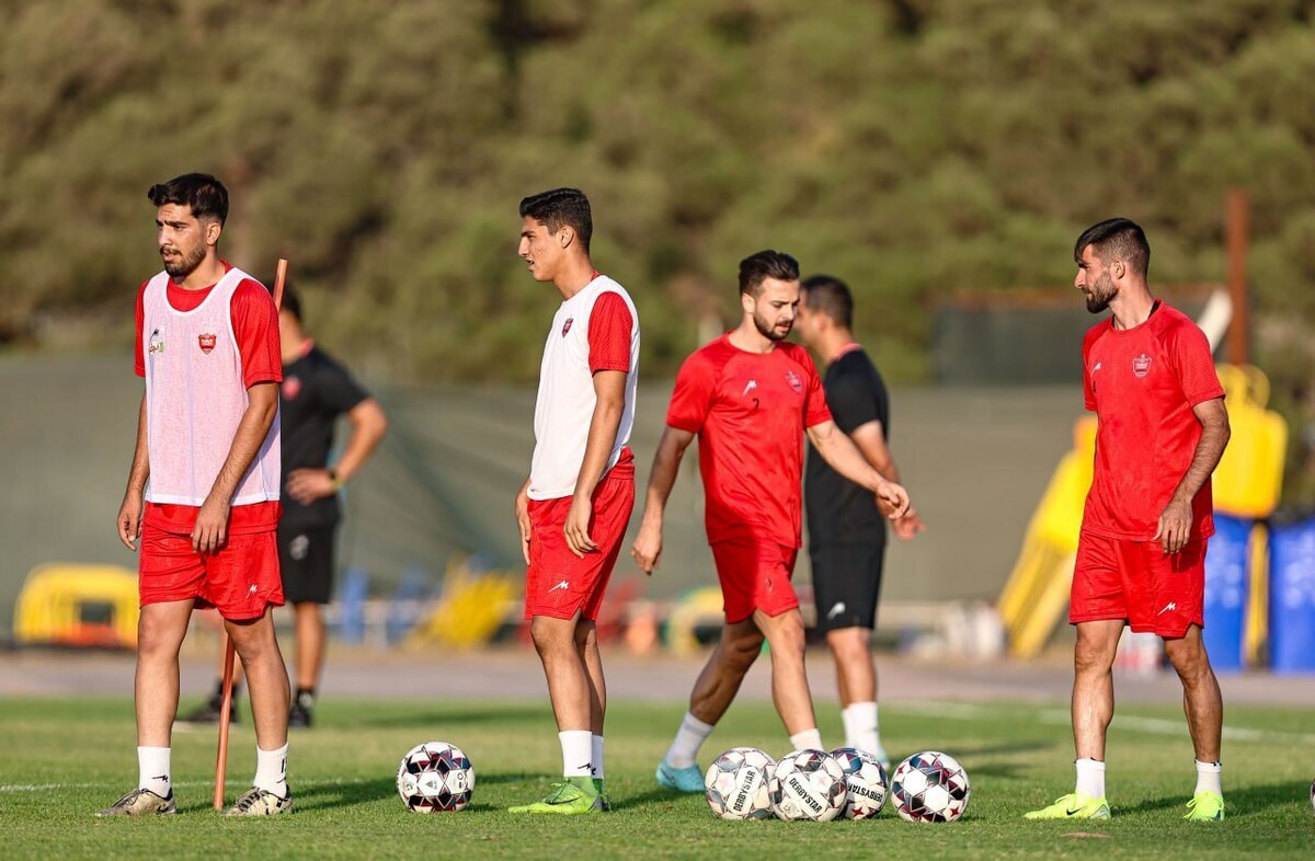 تمرین پرسپولیس با ۸ بازیکن آکادمی عمری اختصاصی تمرین کرد