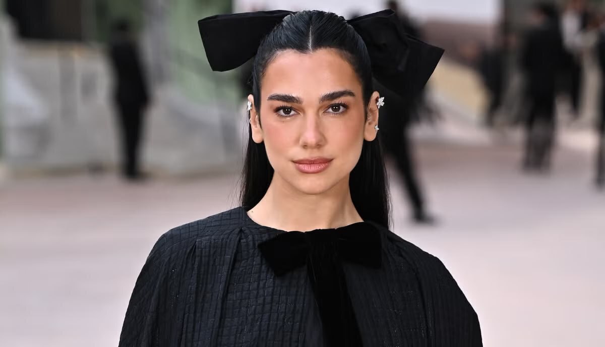 ستاره موسیقی پاپ مدیر برنامه‌هایش را به خاطر حمایت از صهیونیست‌ها اخراج کرد